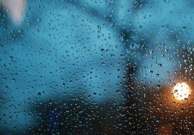 晚上下雨了想发个朋友圈说说
