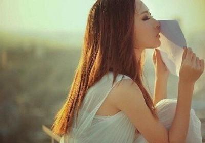 从什么时候起，我们偶尔会寂寞，偶尔会挂念一个人